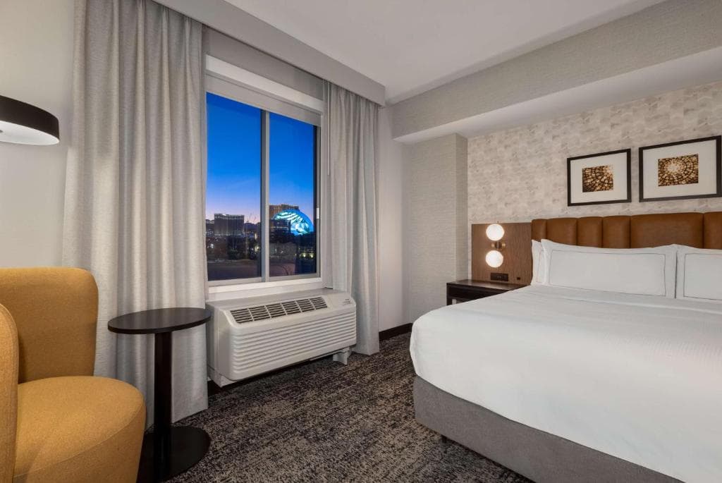 DoubleTree by Hilton Las Vegas East Flamingo - 2