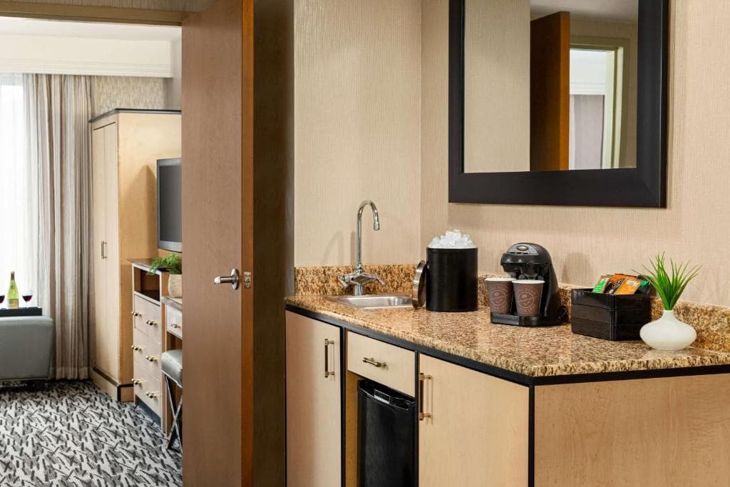 Embassy Suites by Hilton Convention Center Las Vegas - 3