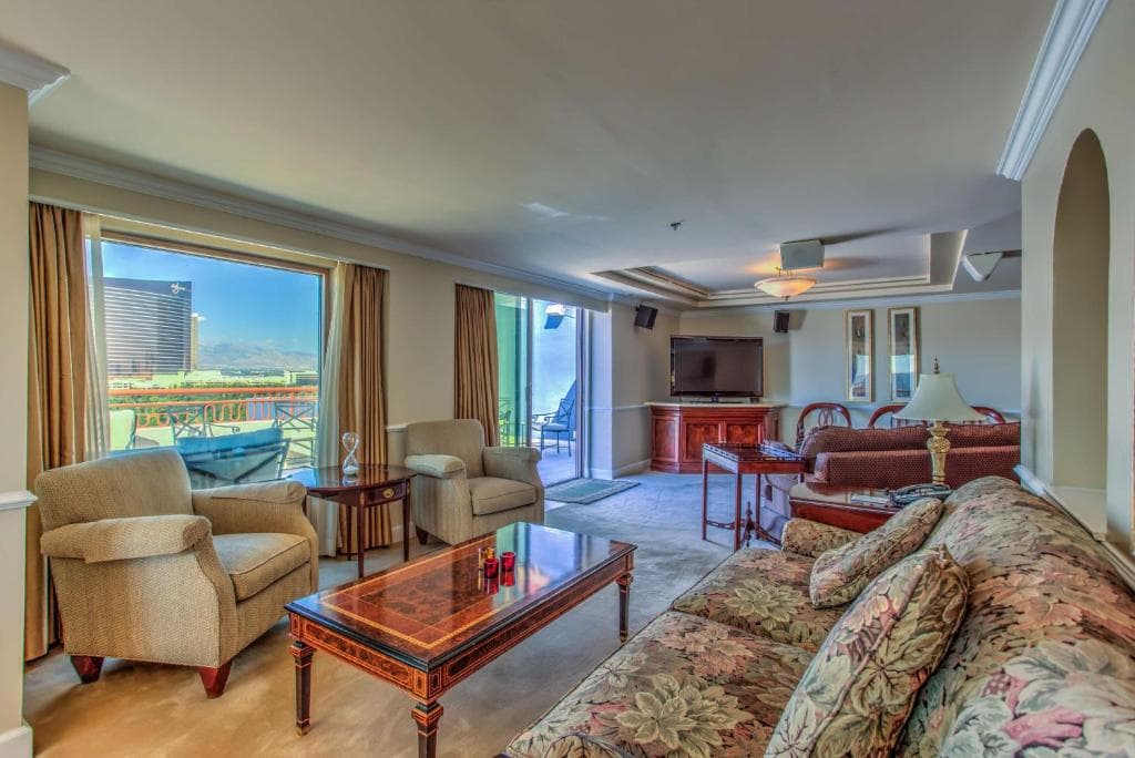 Embassy Suites by Hilton Convention Center Las Vegas - 5