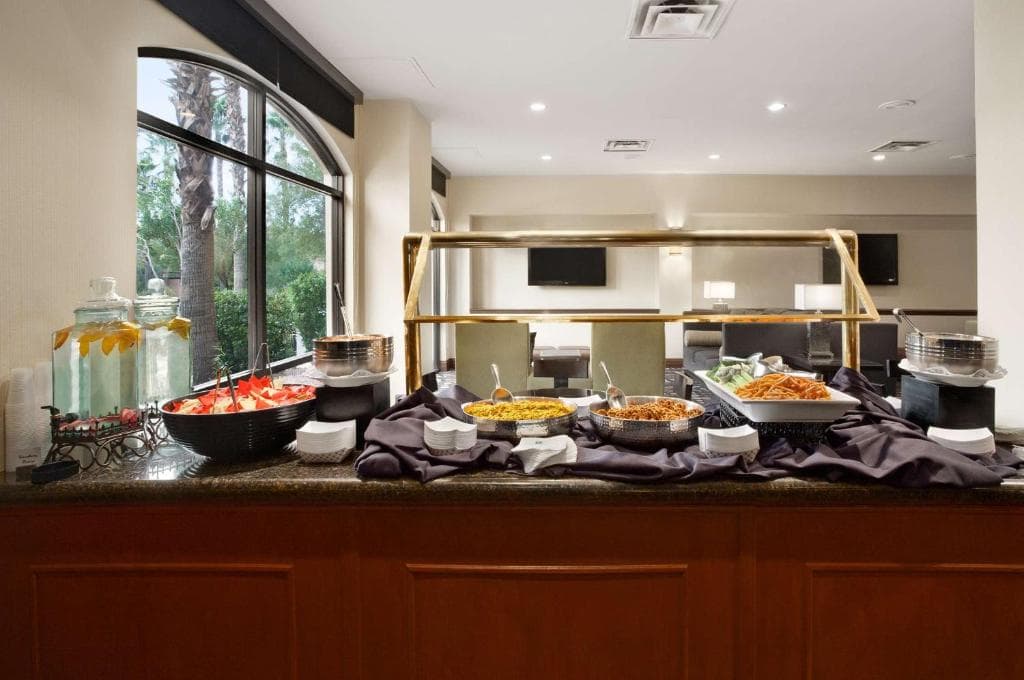 Embassy Suites by Hilton Las Vegas - 28