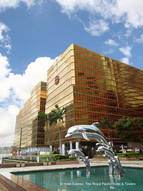 The Royal Pacific Hotel & Towers - 6