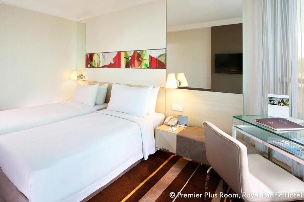 The Royal Pacific Hotel & Towers - 10