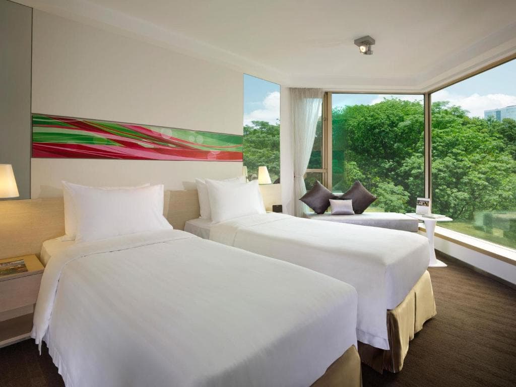The Royal Pacific Hotel & Towers - 20