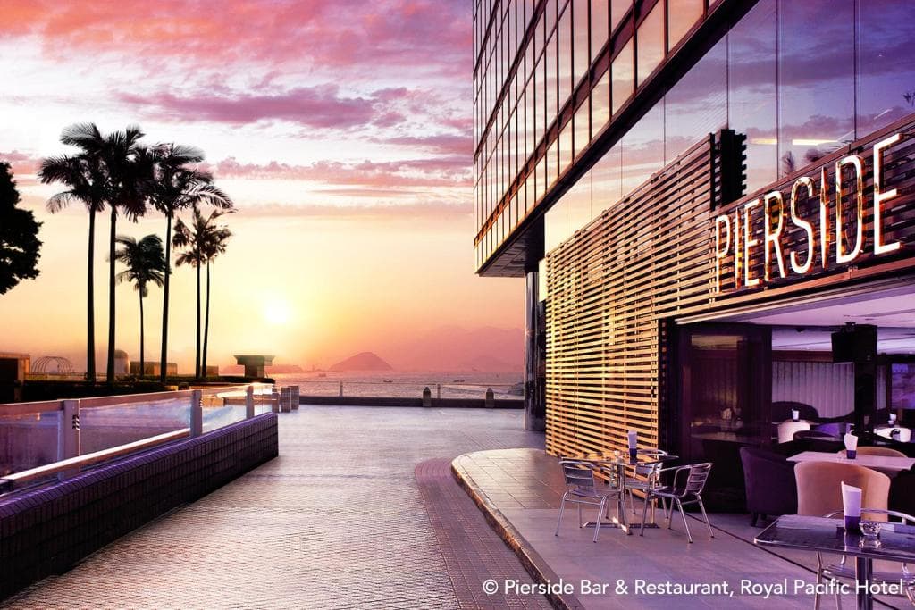 The Royal Pacific Hotel & Towers - 24
