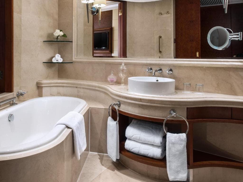 The Langham Hong Kong - 12