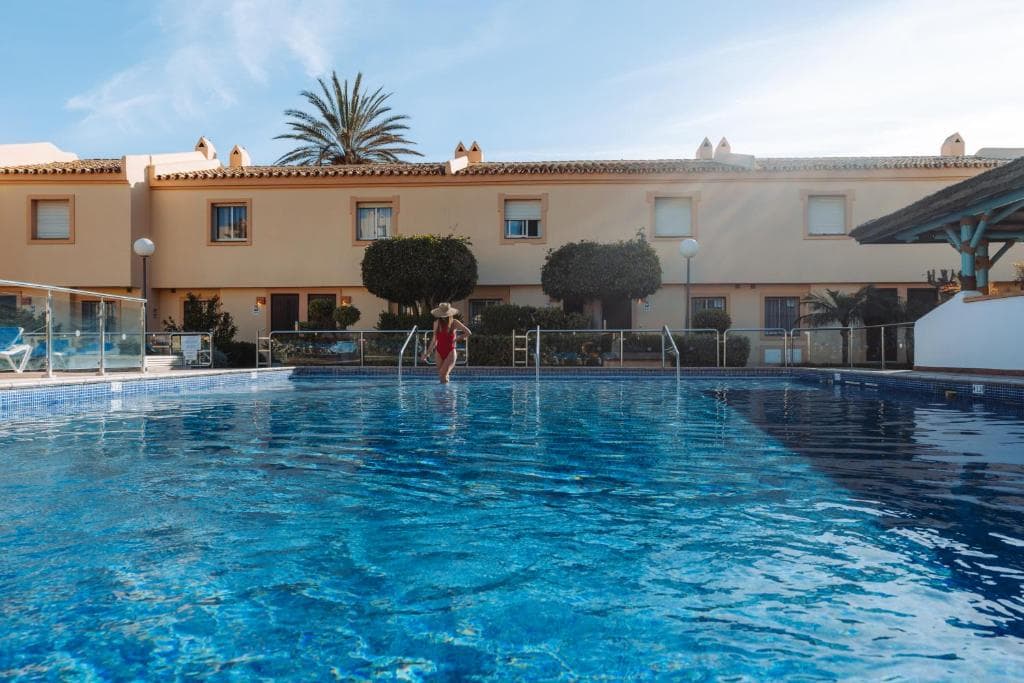 Ramada Hotel & Suites by Wyndham Costa del Sol - 6