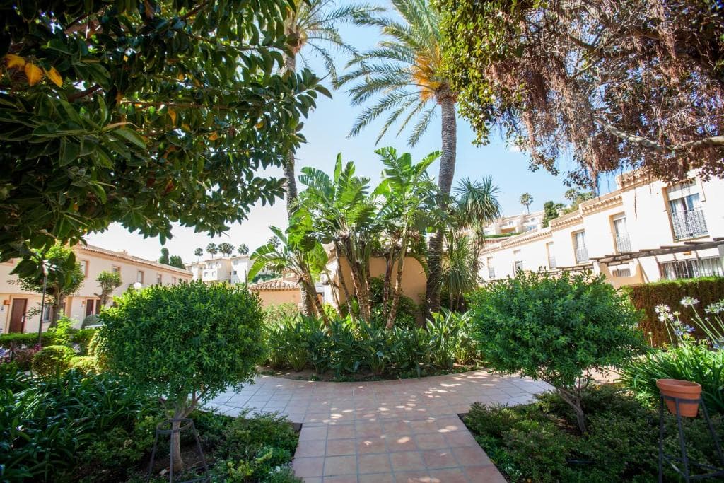 Ramada Hotel & Suites by Wyndham Costa del Sol - 11