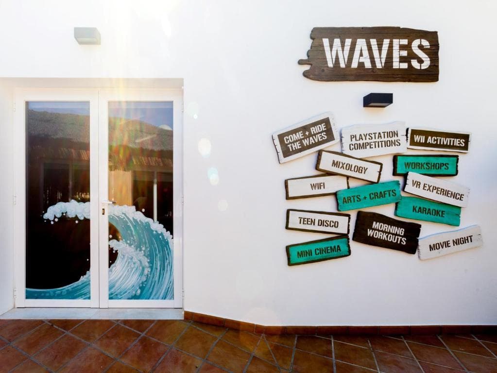 Ramada Hotel & Suites by Wyndham Costa del Sol - 15