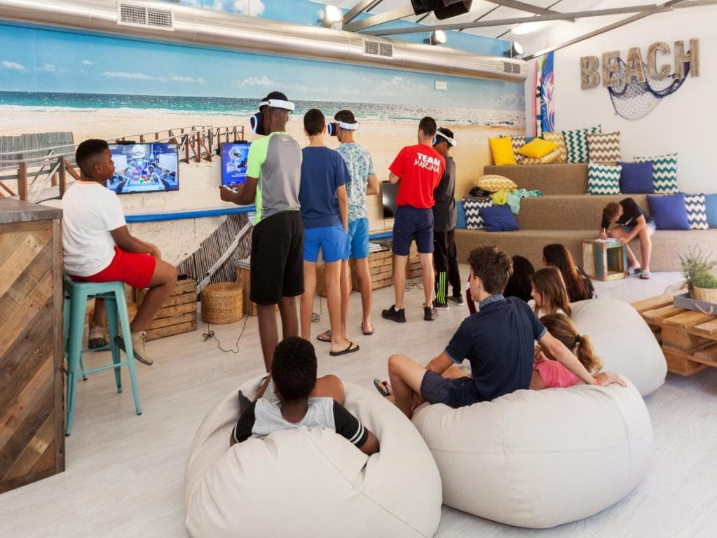 Ramada Hotel & Suites by Wyndham Costa del Sol - 17