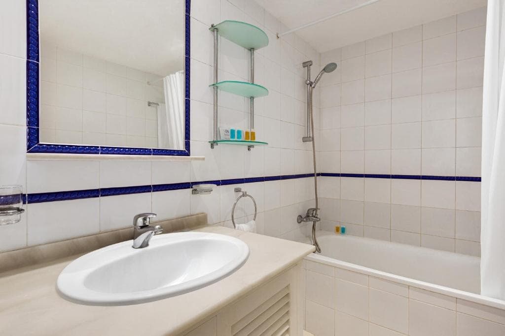 Ramada Hotel & Suites by Wyndham Costa del Sol - 29