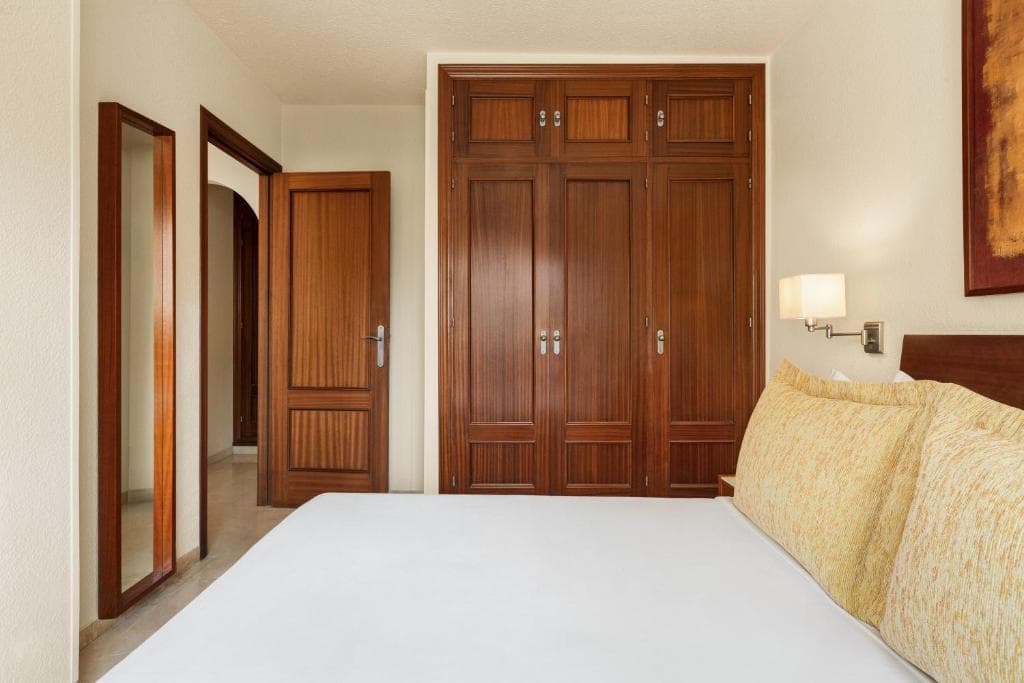 Ramada Hotel & Suites by Wyndham Costa del Sol - 31