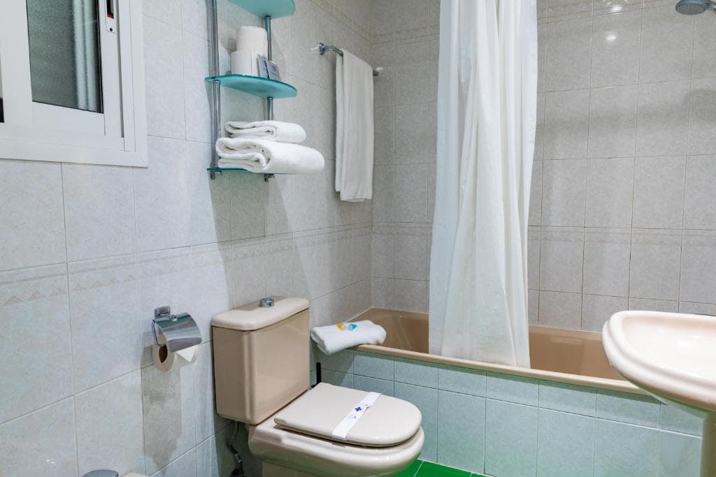 Ramada Hotel & Suites by Wyndham Costa del Sol - 39