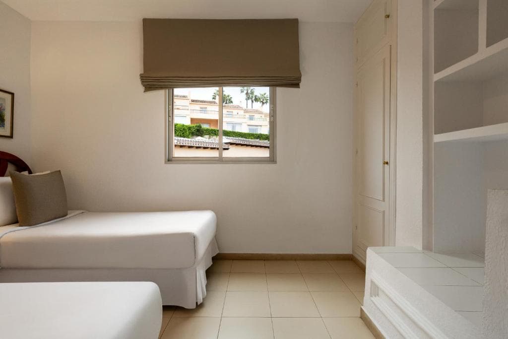 Ramada Hotel & Suites by Wyndham Costa del Sol - 45