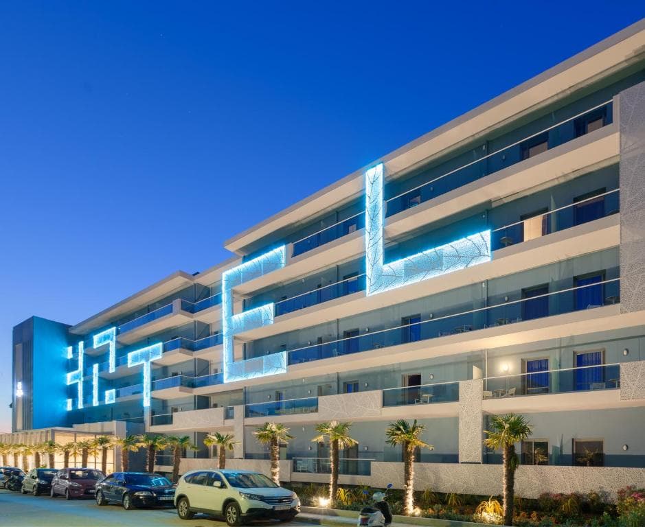 Blue Lagoon City Hotel - 18