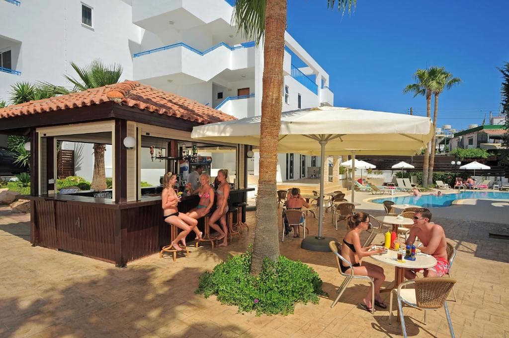 Petrosana Hotel Apartments - 15