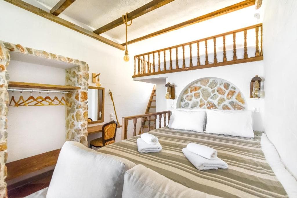 Limeri Traditional Guest House - 12