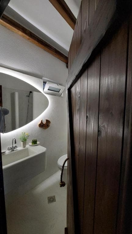 Limeri Traditional Guest House - 18