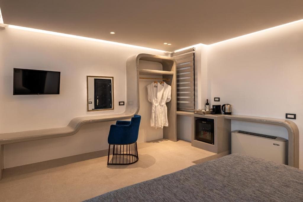 Daydream Luxury Suites - 3