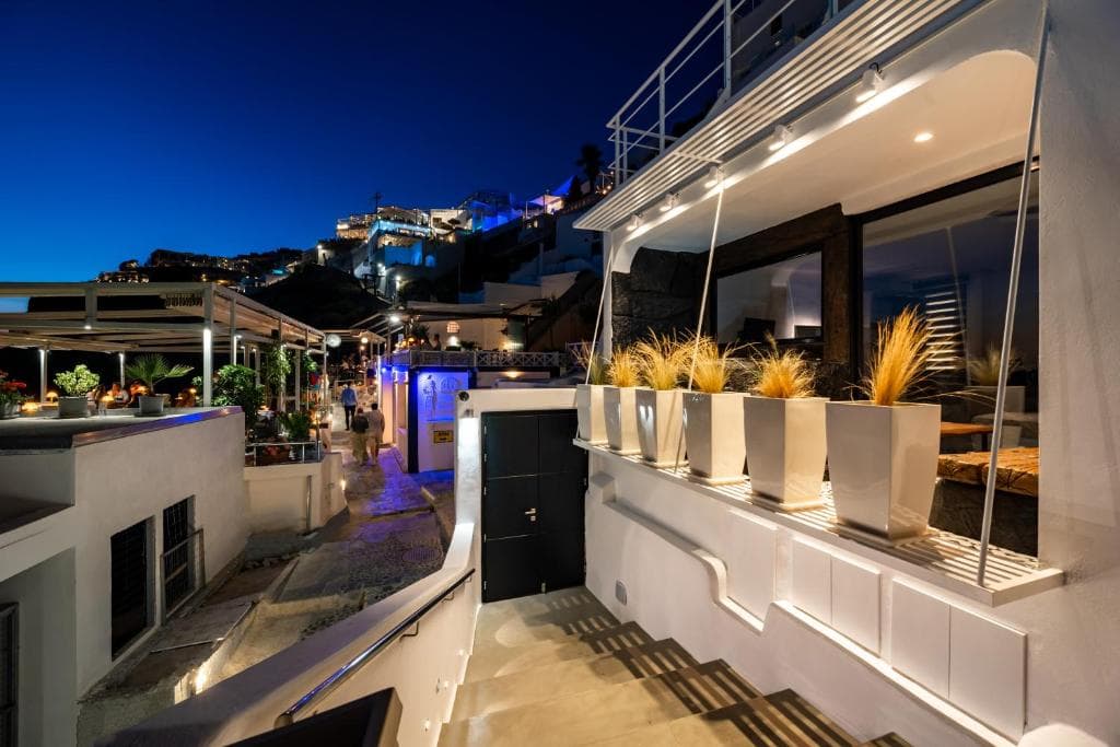 Daydream Luxury Suites - 8