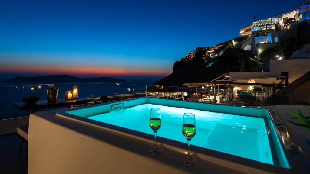 Daydream Luxury Suites - 14