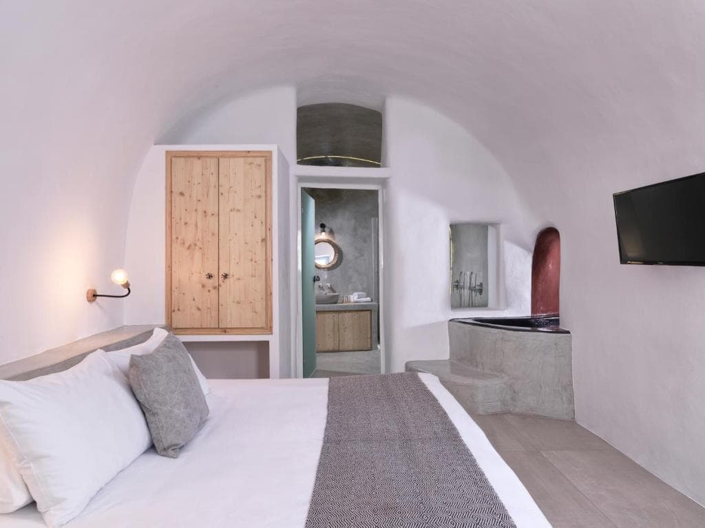 Elysian Santorini - 34