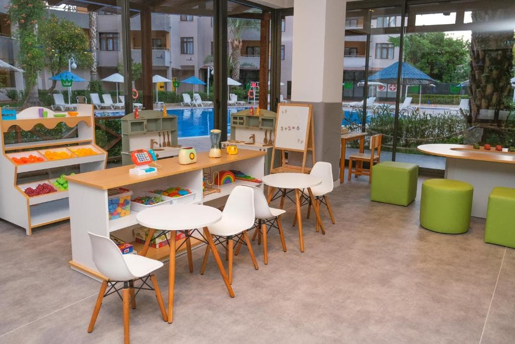 Utopia Resort & Residence - 11