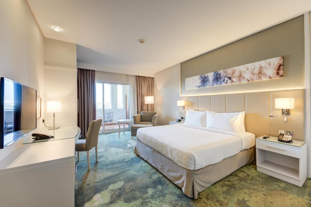 Millennium Lake View Hotel - 4