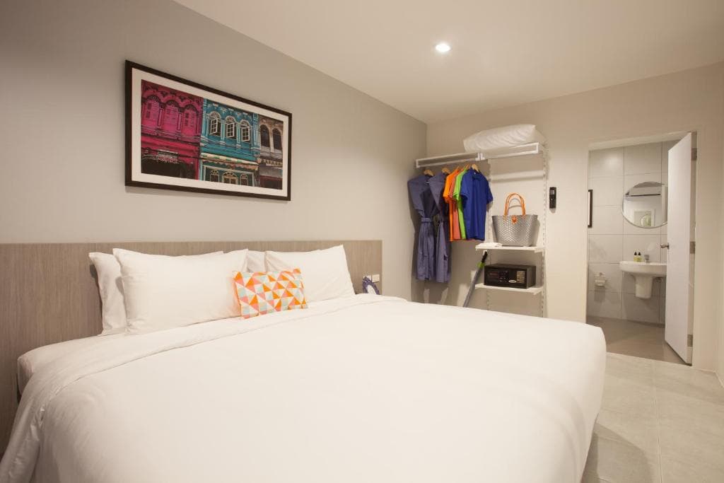 Hotel Recenta Suite Phuket Suanluang - 18