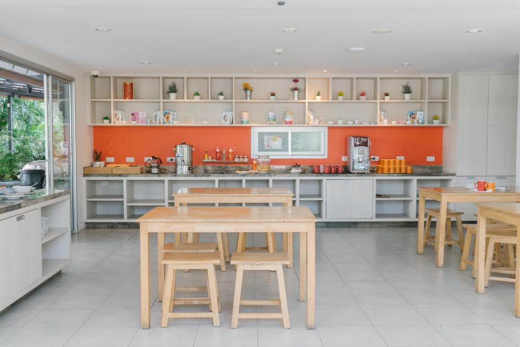 Hotel Recenta Suite Phuket Suanluang - 25