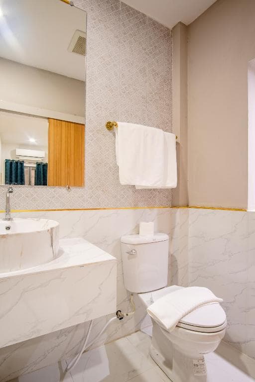 Isara Boutique Hotel and Cafe - 36