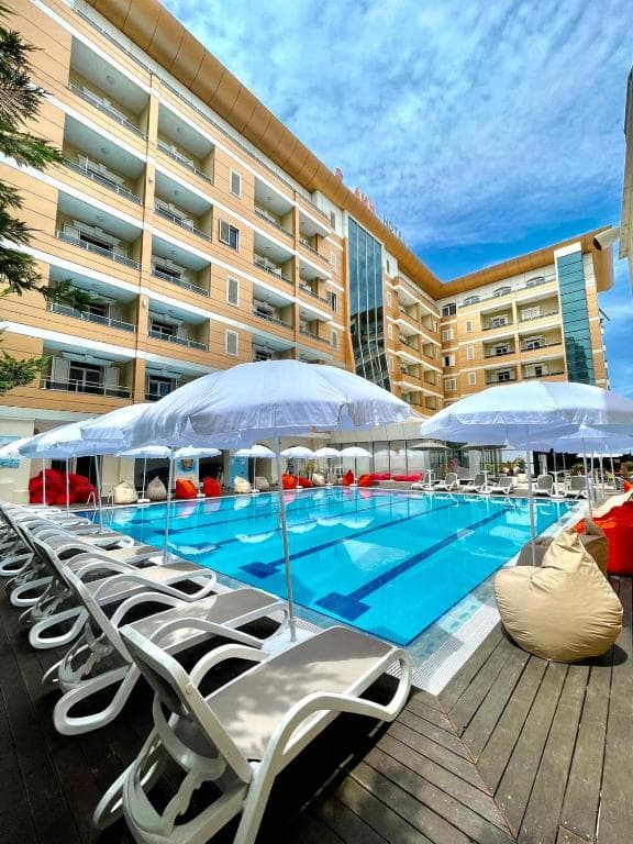 AMH Hotel Durres - 3