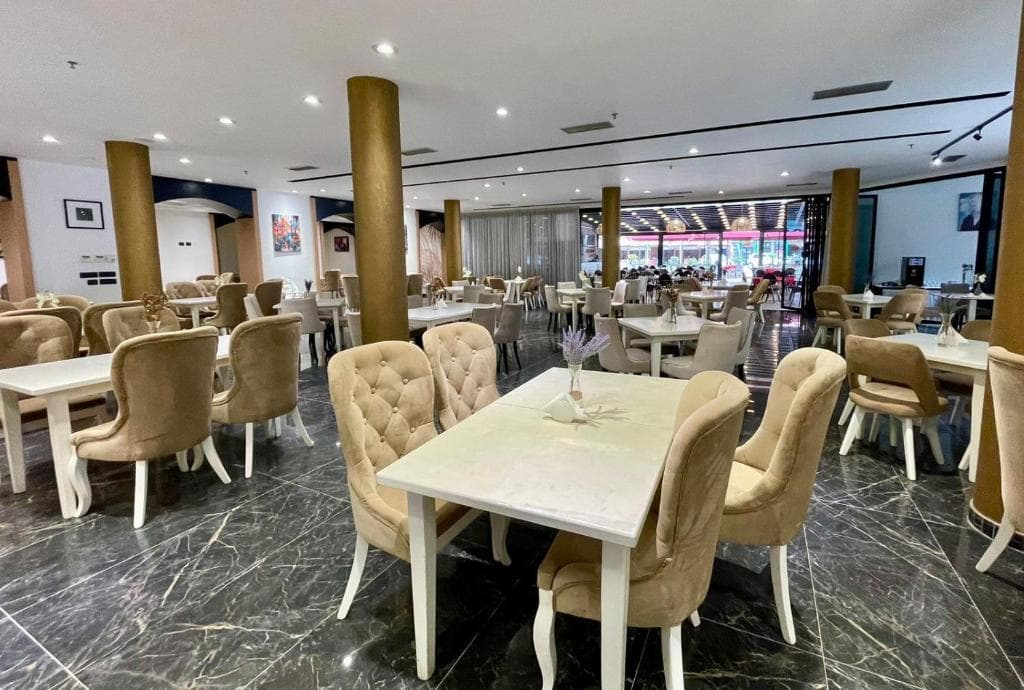 AMH Hotel Durres - 13