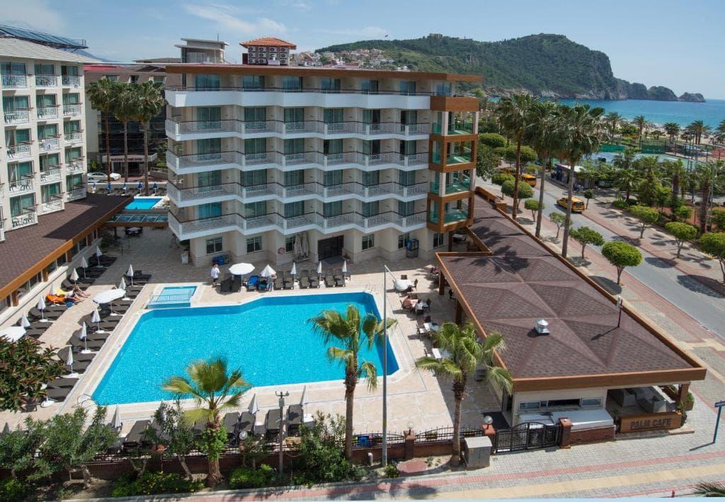 Riviera Hotel & Spa - 1