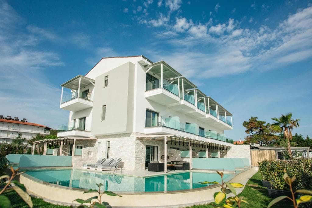Blue Carpet Luxury Suites - 2
