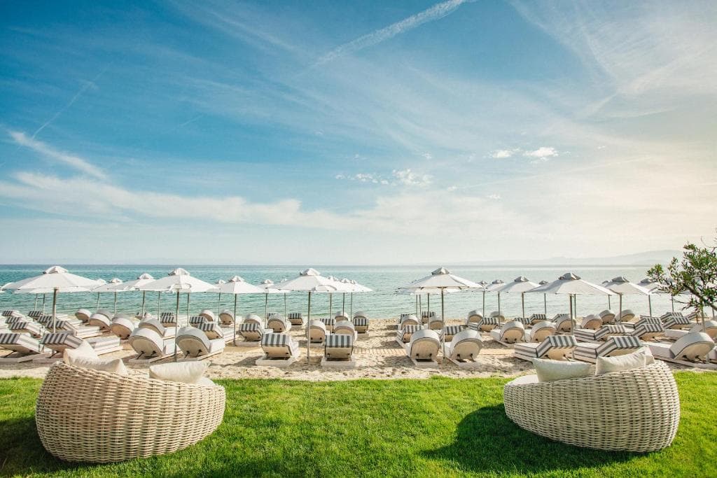 Blue Carpet Luxury Suites - 7