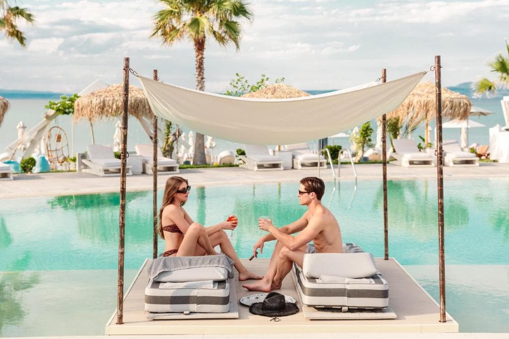 Blue Carpet Luxury Suites - 10
