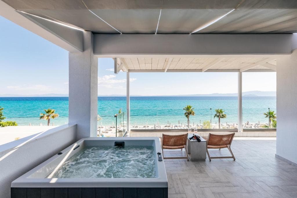 Blue Carpet Luxury Suites - 17