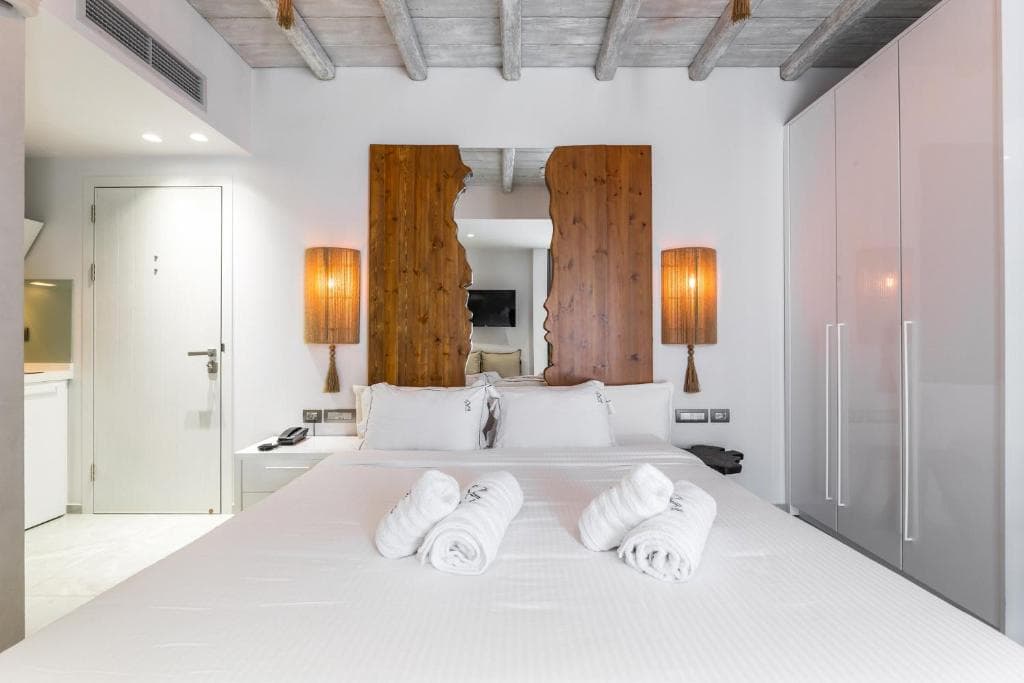 Blue Carpet Luxury Suites - 20