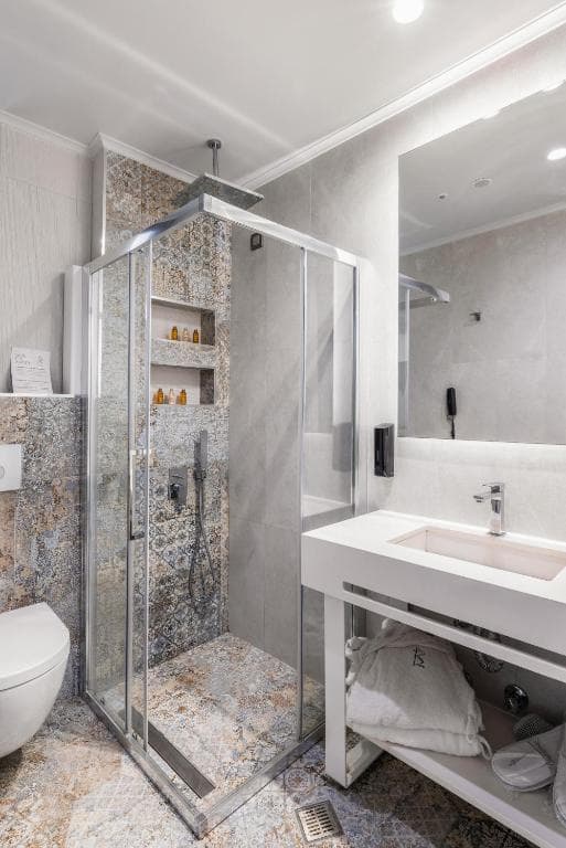 Blue Carpet Luxury Suites - 22