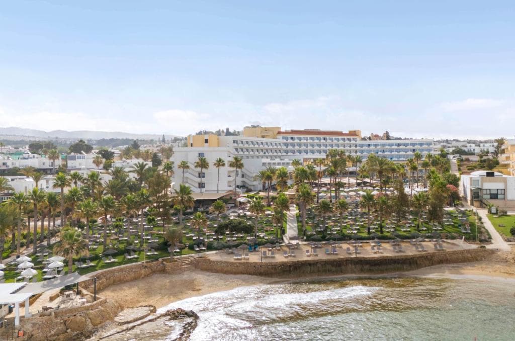 St George Beach Hotel & Spa Resort - 4