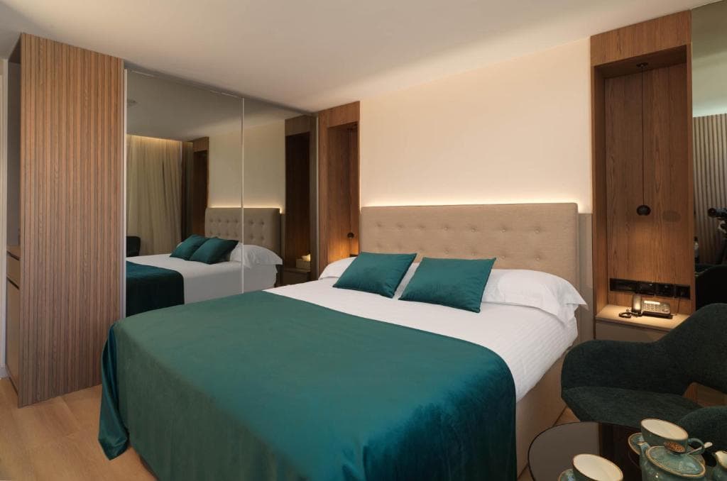 St George Beach Hotel & Spa Resort - 19