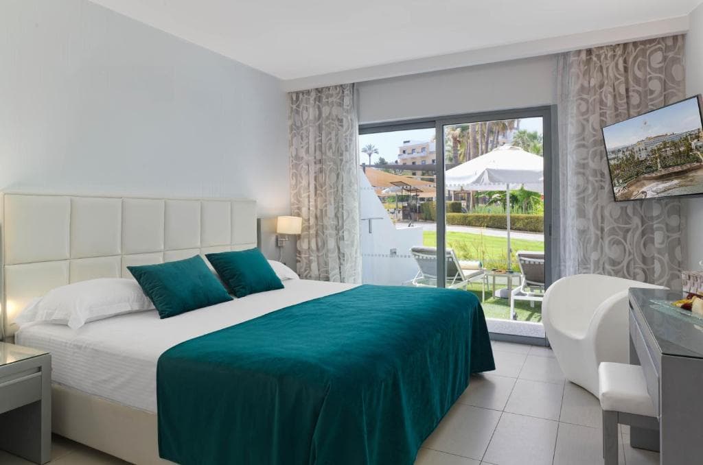 St George Beach Hotel & Spa Resort - 29
