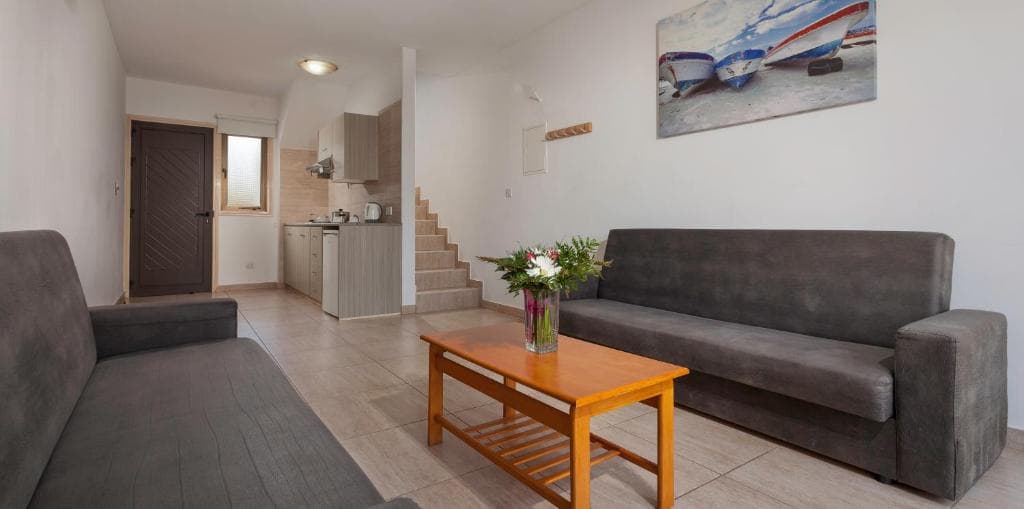 Penelope Beach Hotel Apts - 14