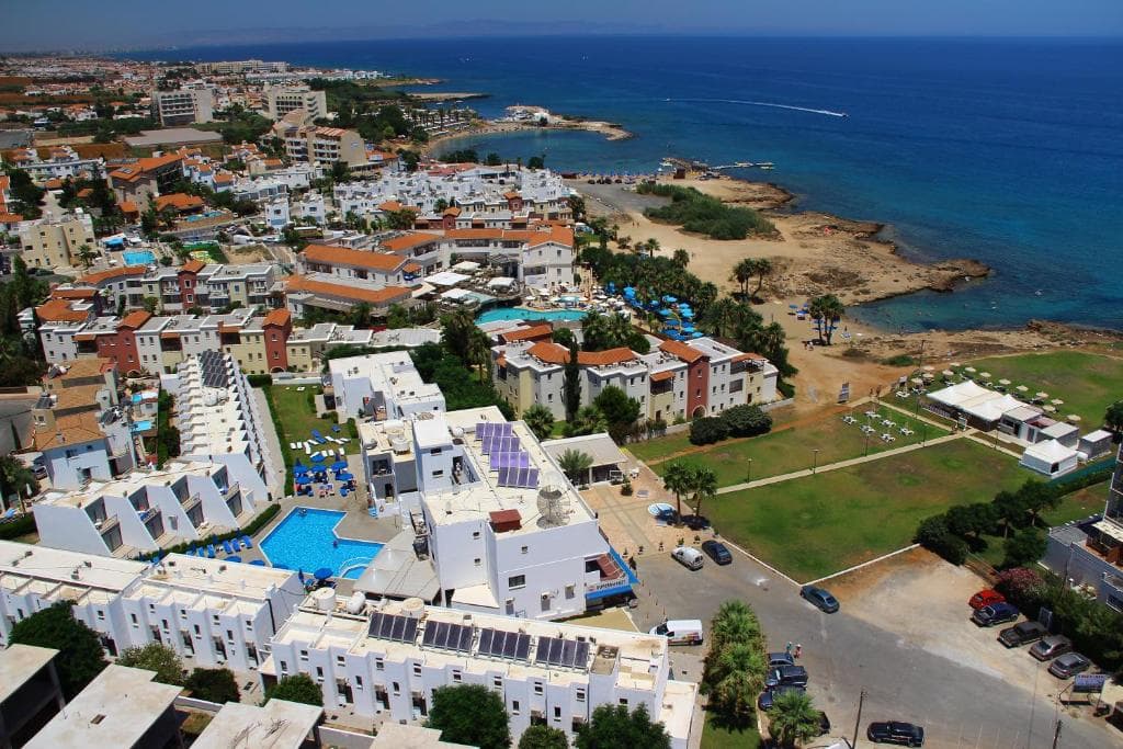 Penelope Beach Hotel Apts - 1