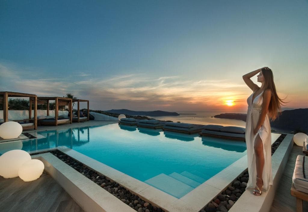 Amaze Suites - 1