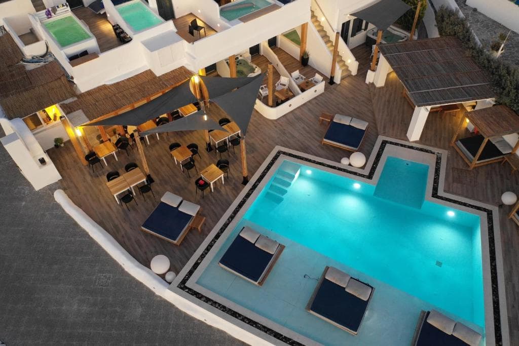 Amaze Suites - 13