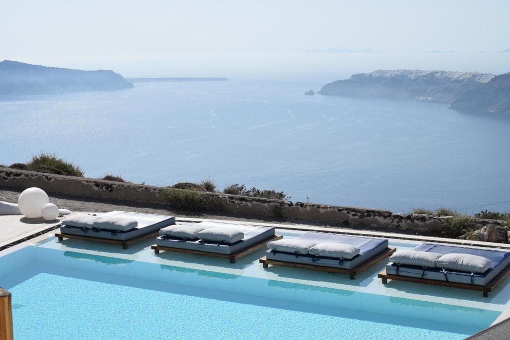 Amaze Suites - 16