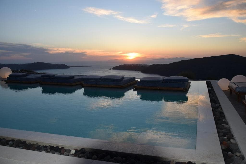 Amaze Suites - 35