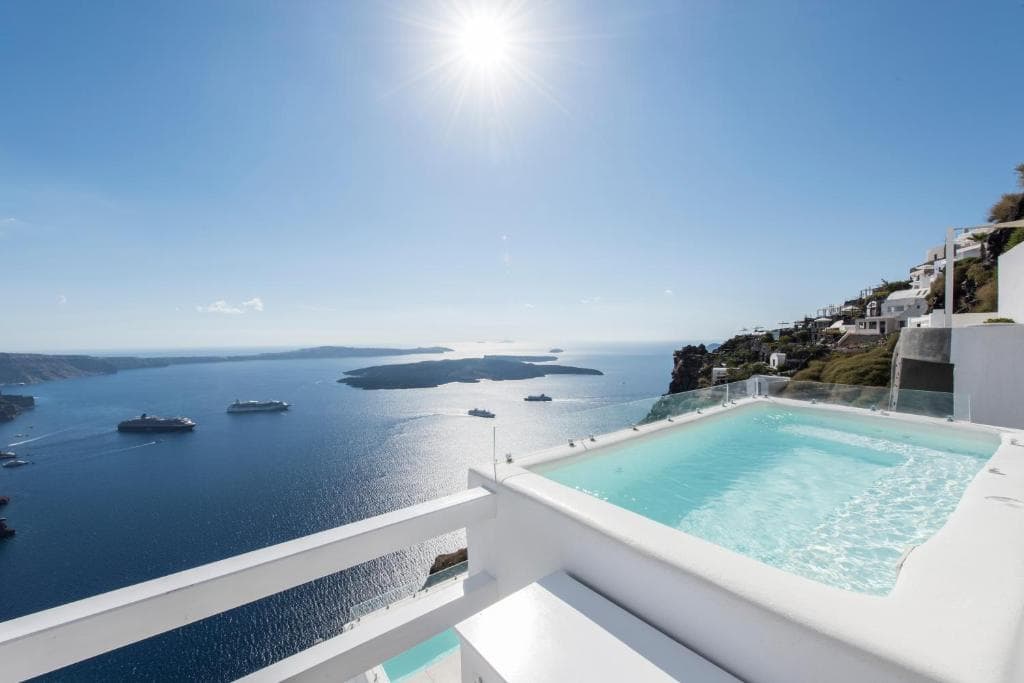 Aqua Luxury Suites by NOMÉE Hospitality Group - 4