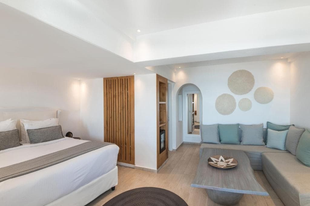 Aqua Luxury Suites by NOMÉE Hospitality Group - 9